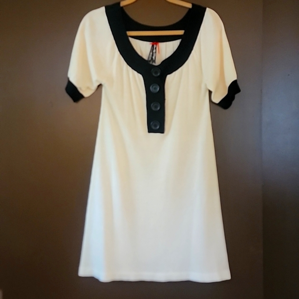 Love by Design Cream and Black Short Sleeve Knit Dress Tunic